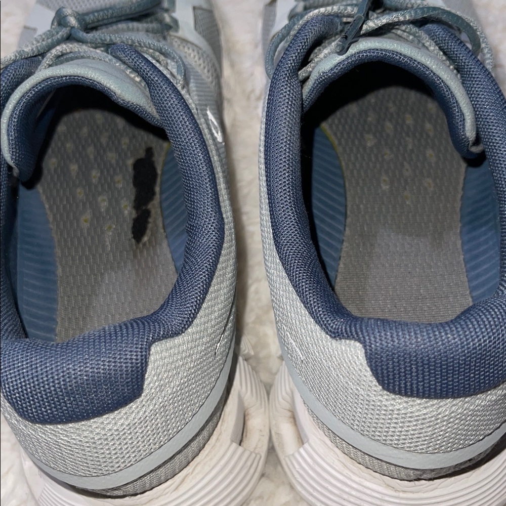 On Running Gray Athletic Shoes - Picture 10 of 11